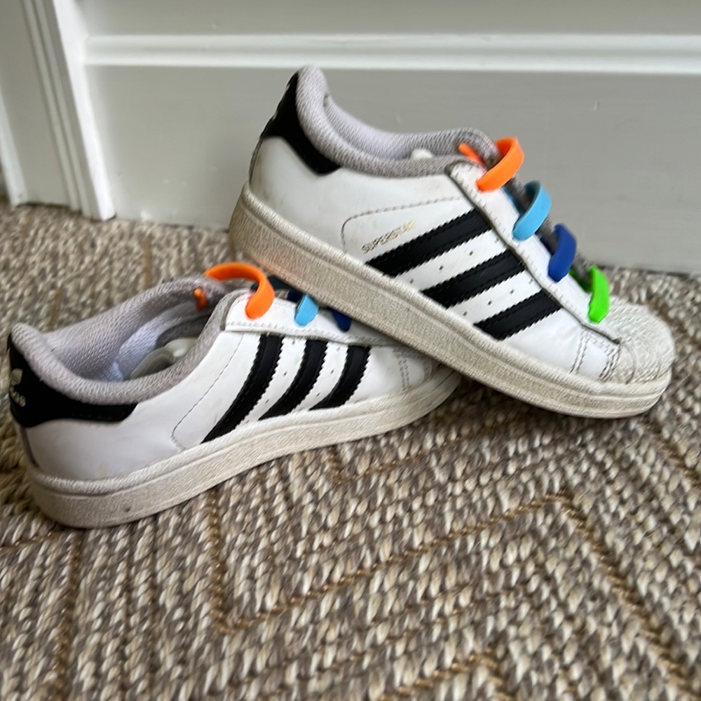 Unisex 8.5 Adidas sneakers, very good condition